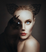 01.Flora_Borsi.Kitty